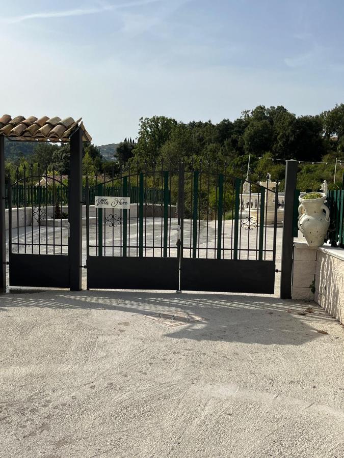 Villa Fiore - Piscina E Idromassaggio Itri Exterior photo